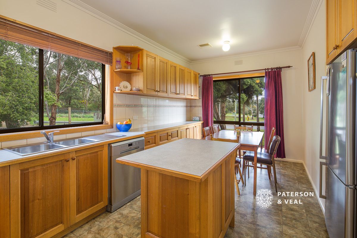102 Daylesford Road, Brown Hill VIC 3350, Image 2