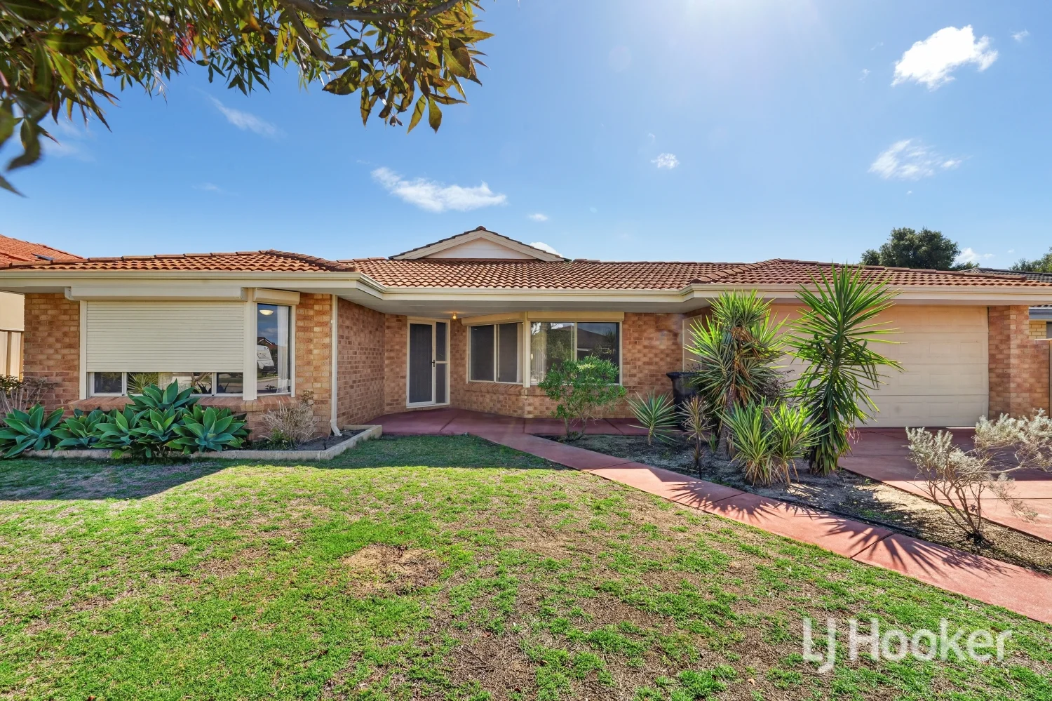 15 Greenland Bvd, Canning Vale WA 6155