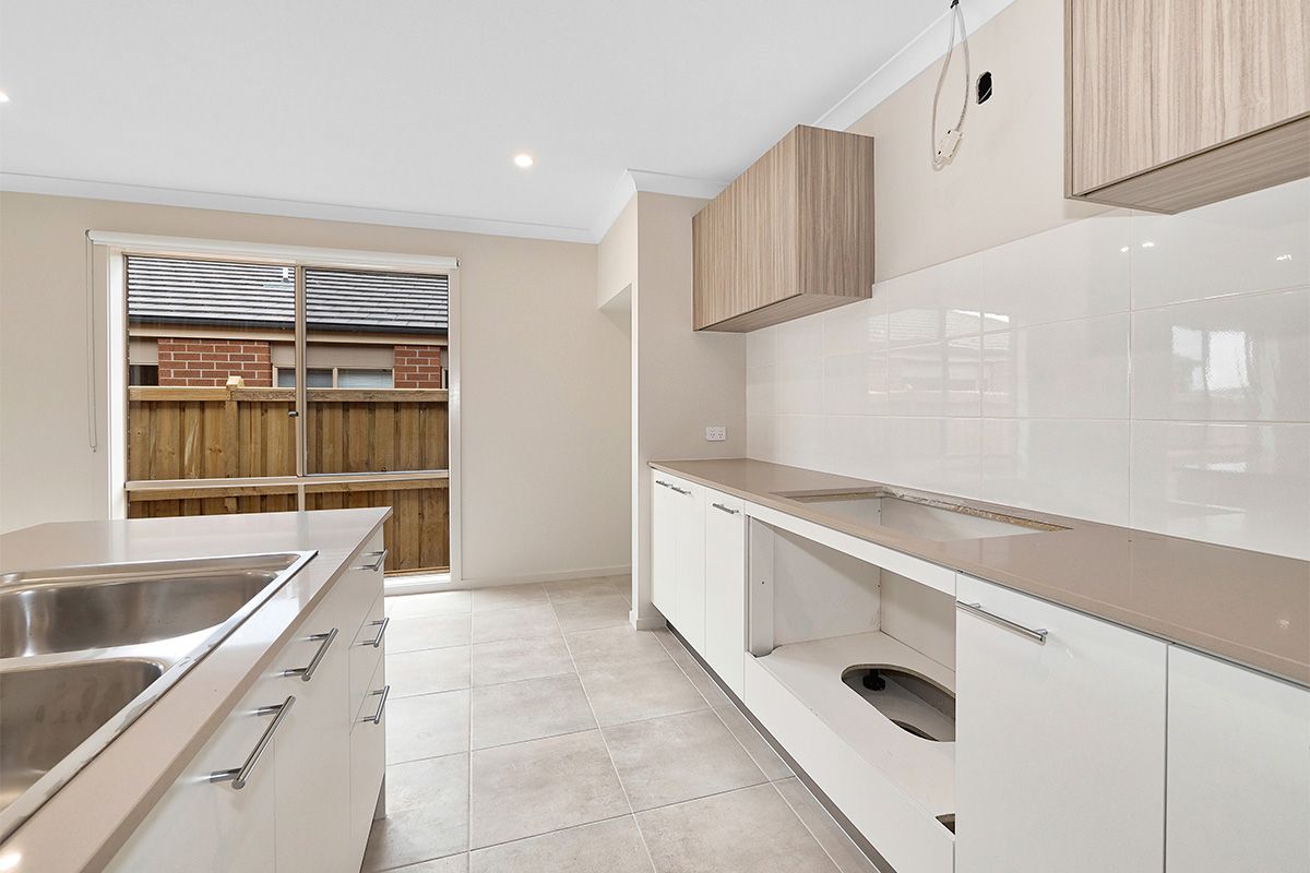 42 Bowler Avenue, Clyde VIC 3978 House For Rent 560 Domain