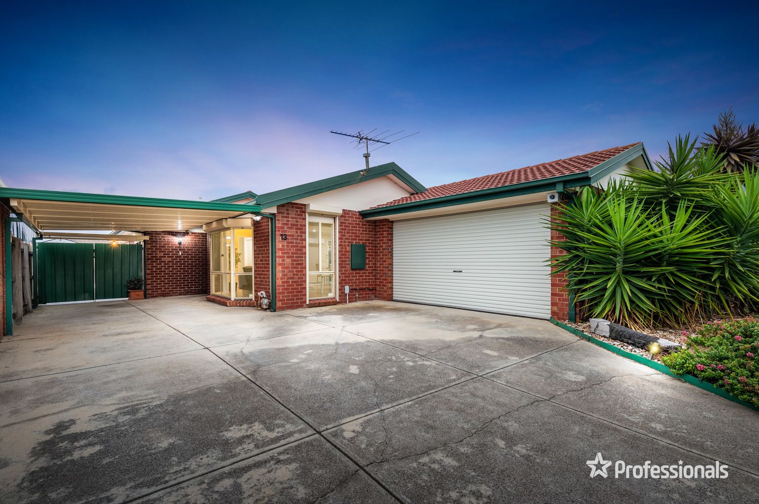 13 Derribong Court, Delahey VIC 3037, Image 0