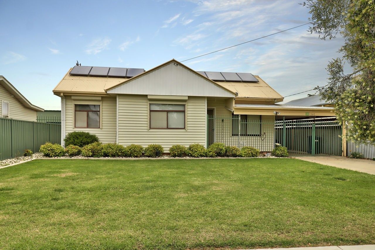 292 Sloane Street, Deniliquin NSW 2710, Image 0