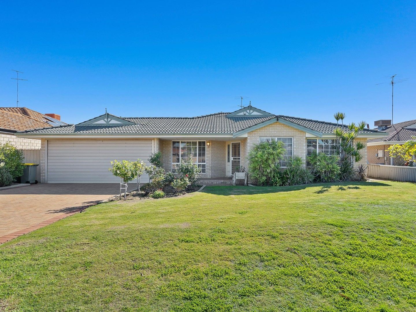 4 bedrooms House in 14 Blackwood Parade DUDLEY PARK WA, 6210