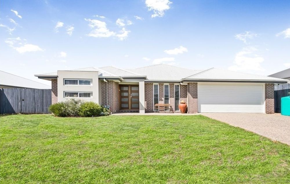 4 bedrooms House in 13 Lila Drive COTSWOLD HILLS QLD, 4350