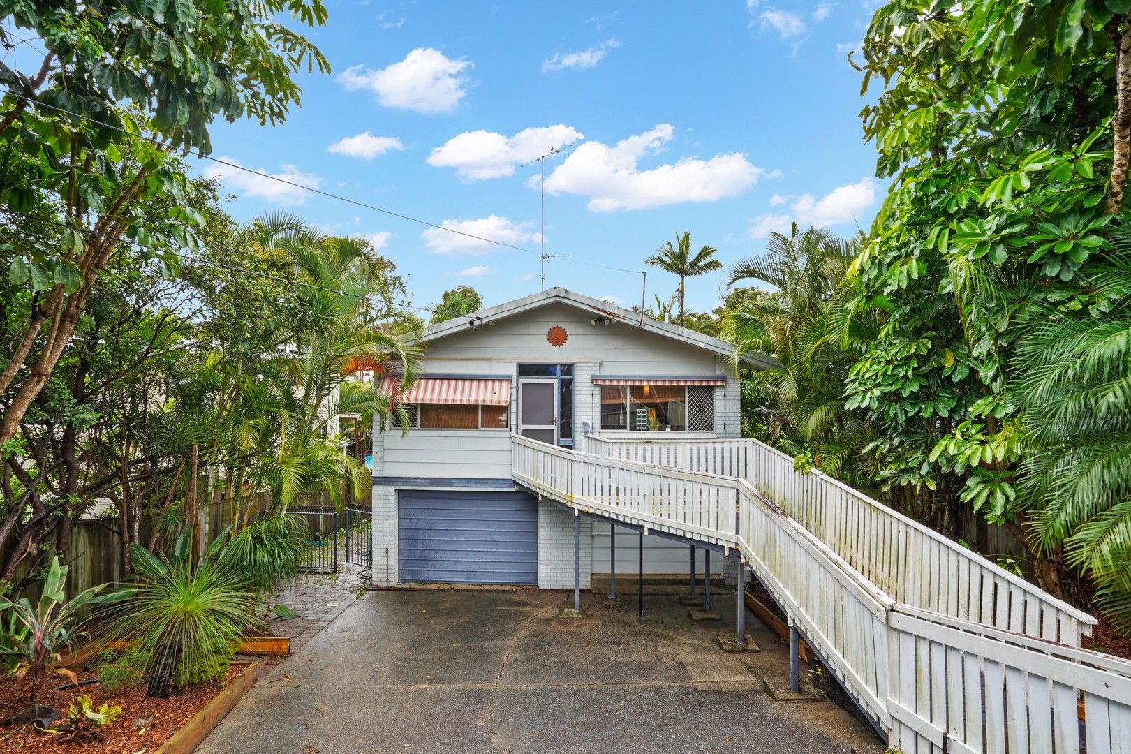 12 Gurrah Avenue, Southport QLD 4215, Image 2