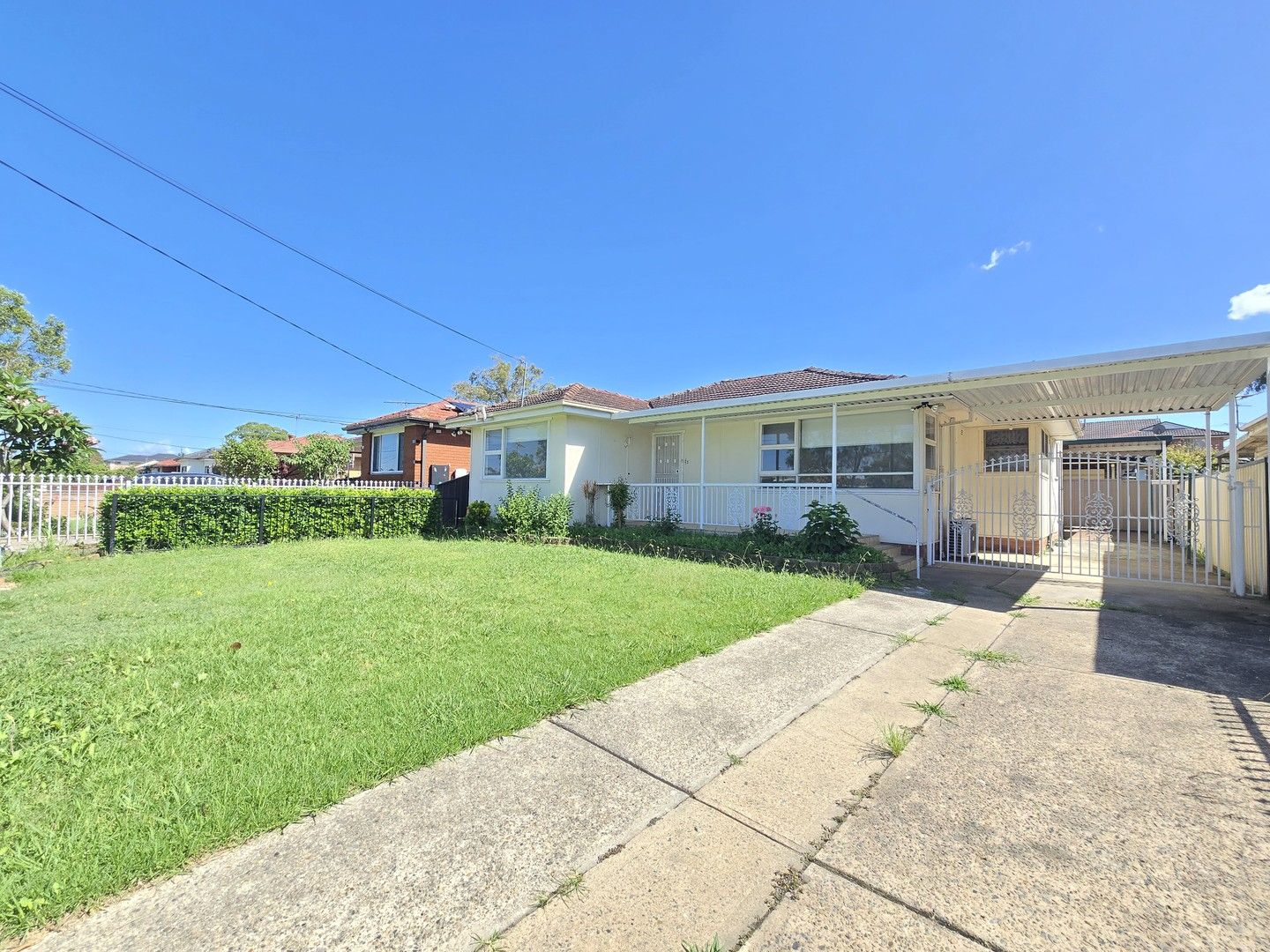 4 bedrooms House in 23 KALORA AVENUE FAIRFIELD WEST NSW, 2165