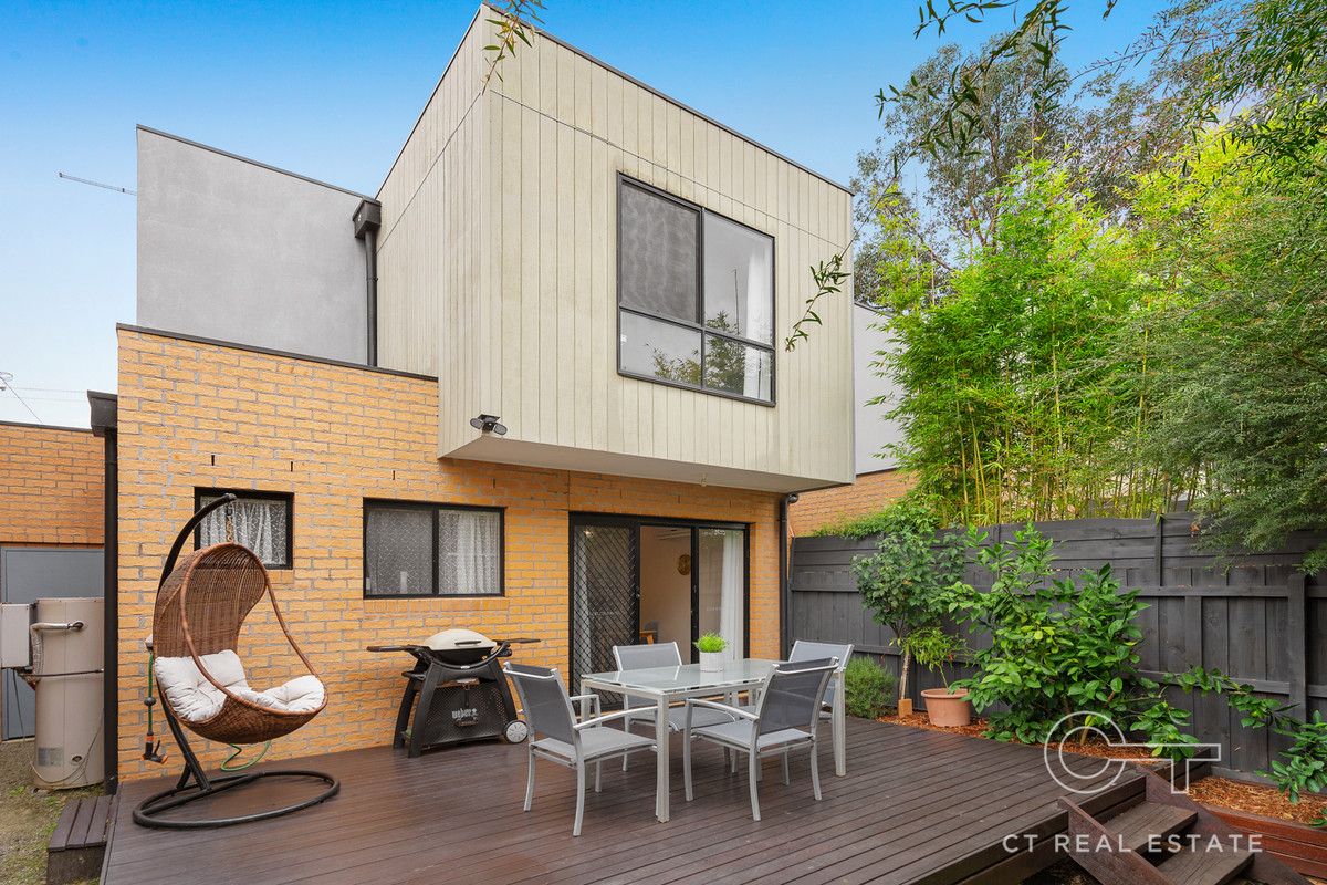 3 bedrooms Townhouse in 18B Orchard Road BAYSWATER VIC, 3153