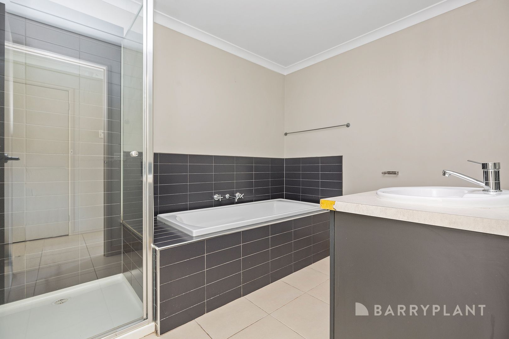 16 Bevington Crescent, Officer VIC 3809, Image 2