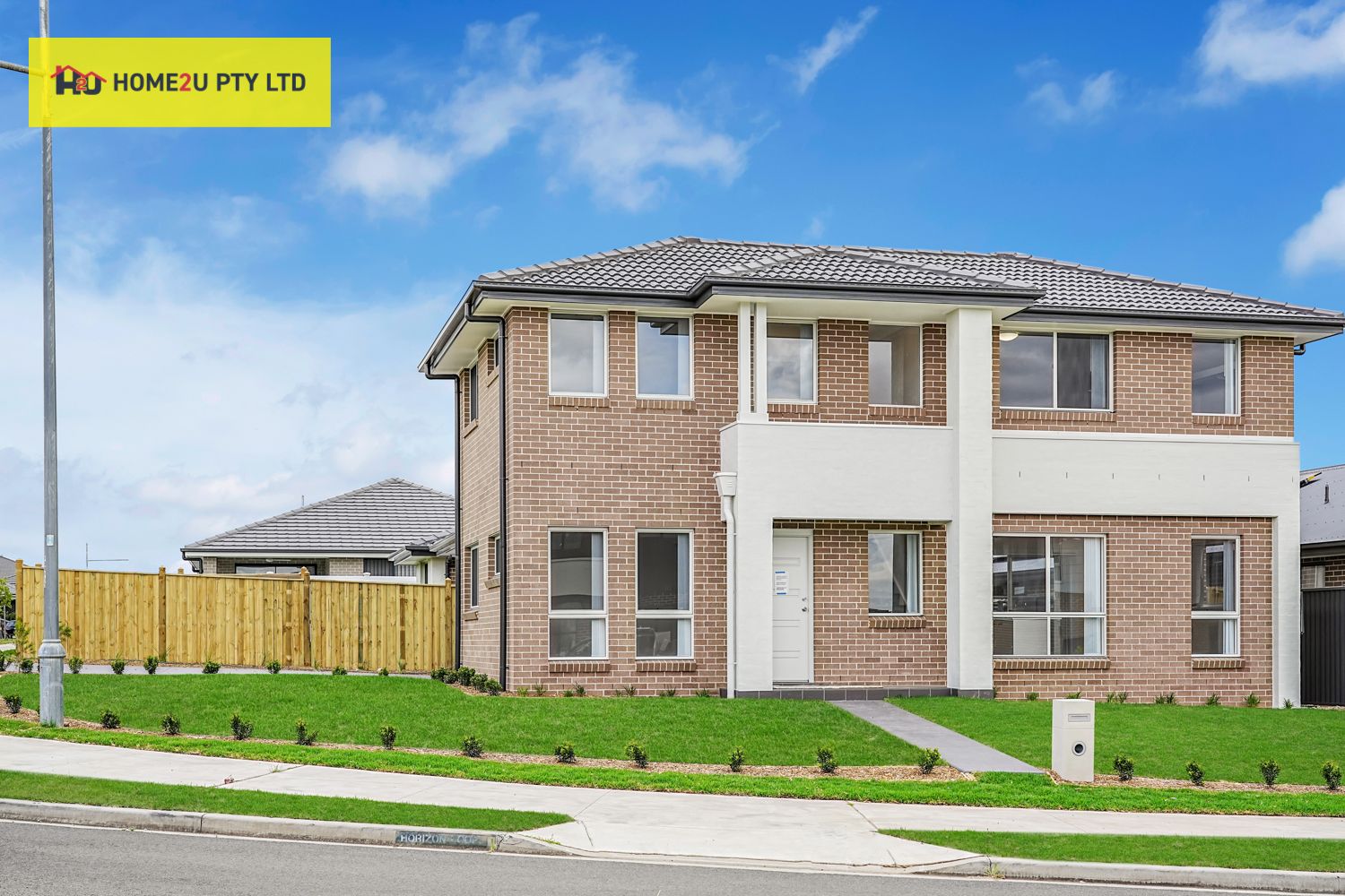 6 bedrooms House in 1 Horizon Loop ORAN PARK NSW, 2570