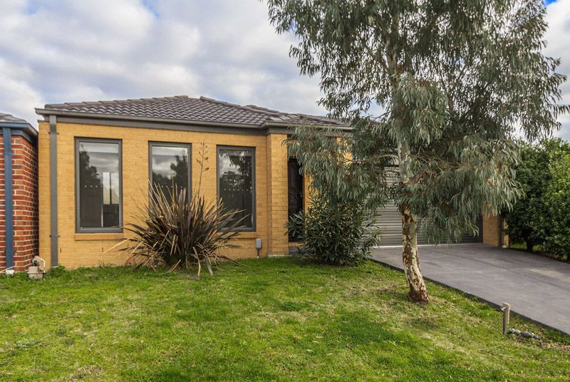 4 bedrooms House in 50 Tipperary Circuit PAKENHAM VIC, 3810