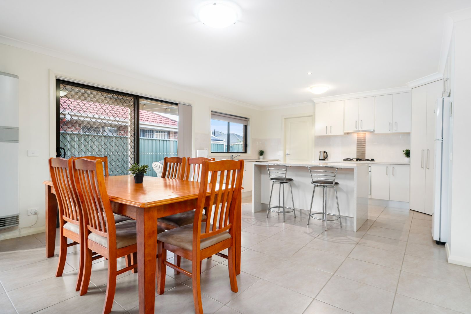 1/12 Robbins Drive, East Albury NSW 2640, Image 2