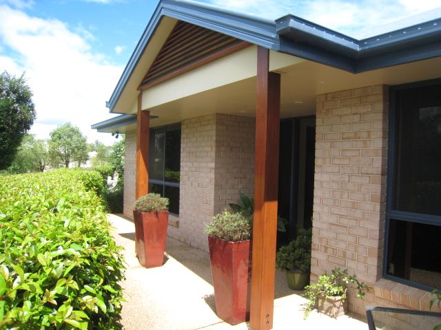 1 Jeppesen Drive Emerald Qld 4720 House For Rent 470 Domain