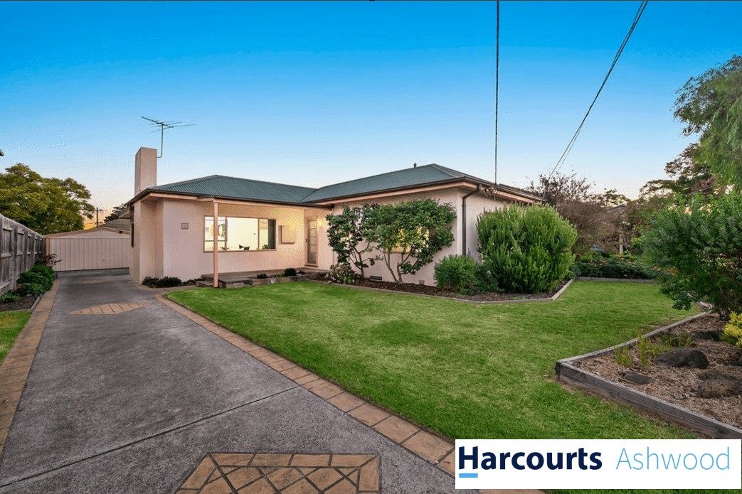 4 bedrooms House in 8 Evesham Road CHELTENHAM VIC, 3192