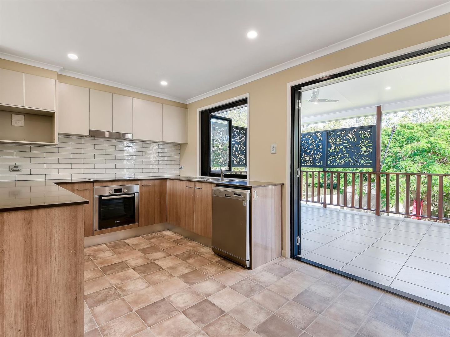 67 Tantani St, Manly West QLD 4179, Image 2