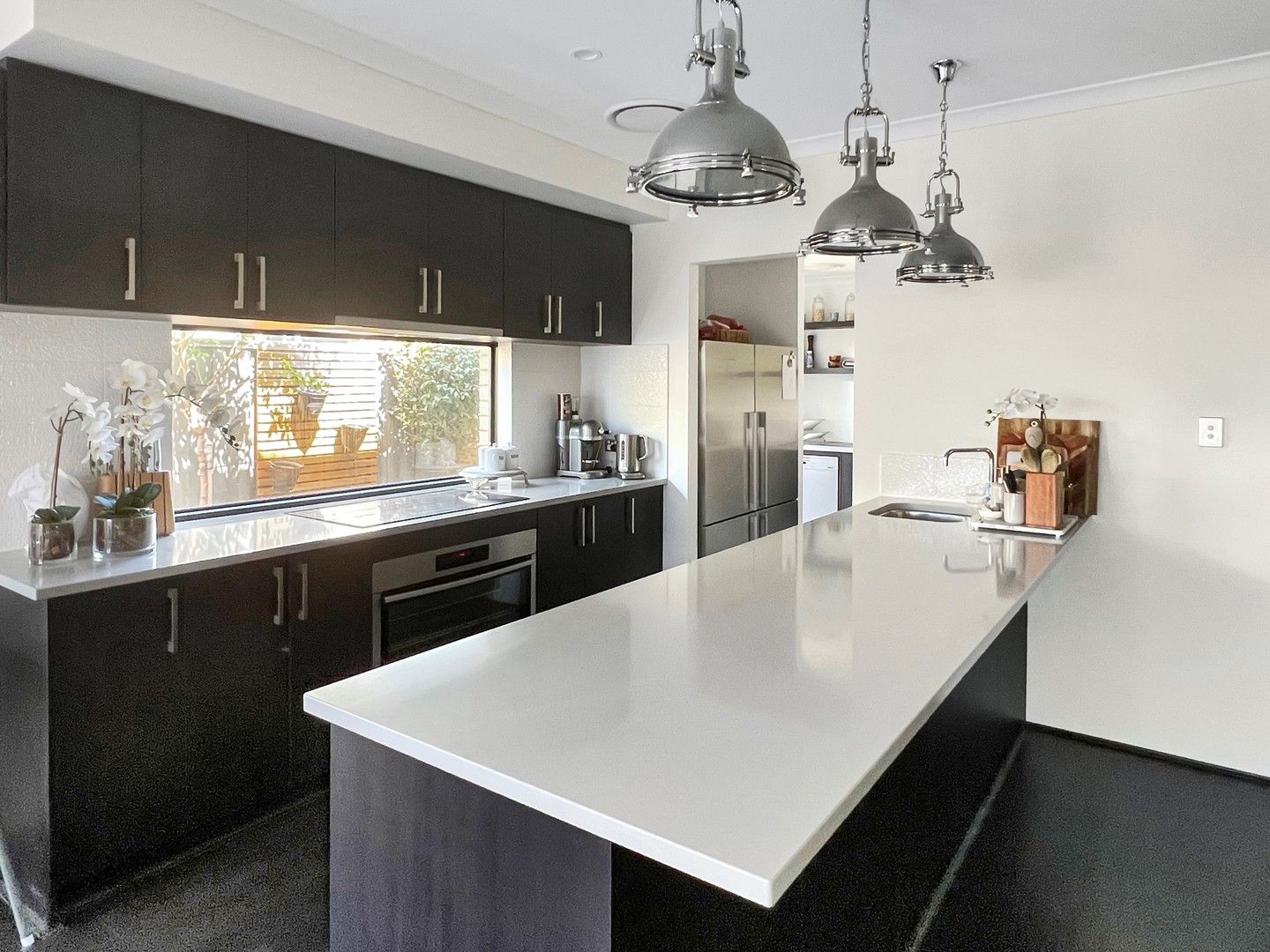 4 bedrooms House in 10 Foxglove Street PIARA WATERS WA, 6112
