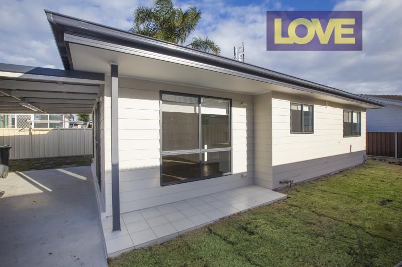 2 bedrooms Apartment / Unit / Flat in 33a Conmurra Circuit SHORTLAND NSW, 2307