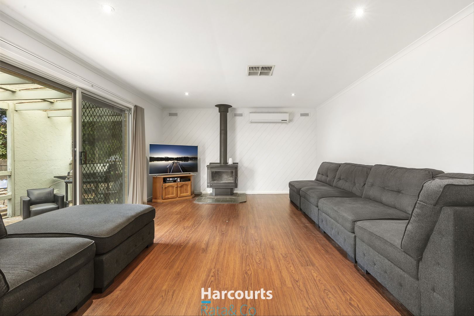 1 Garrett Court, Mill Park VIC 3082, Image 2