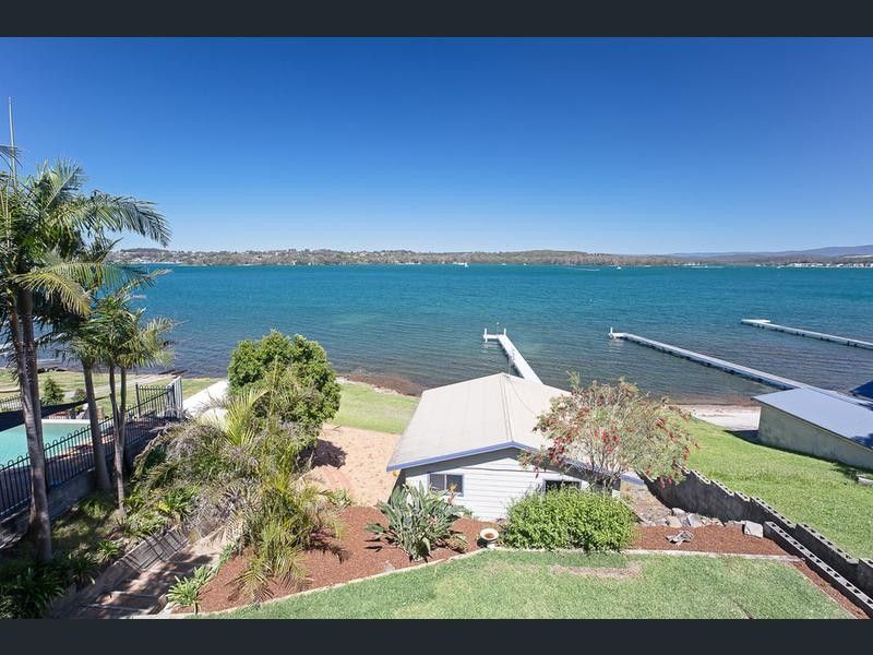 61 Coal Point Road, Coal Point NSW 2283