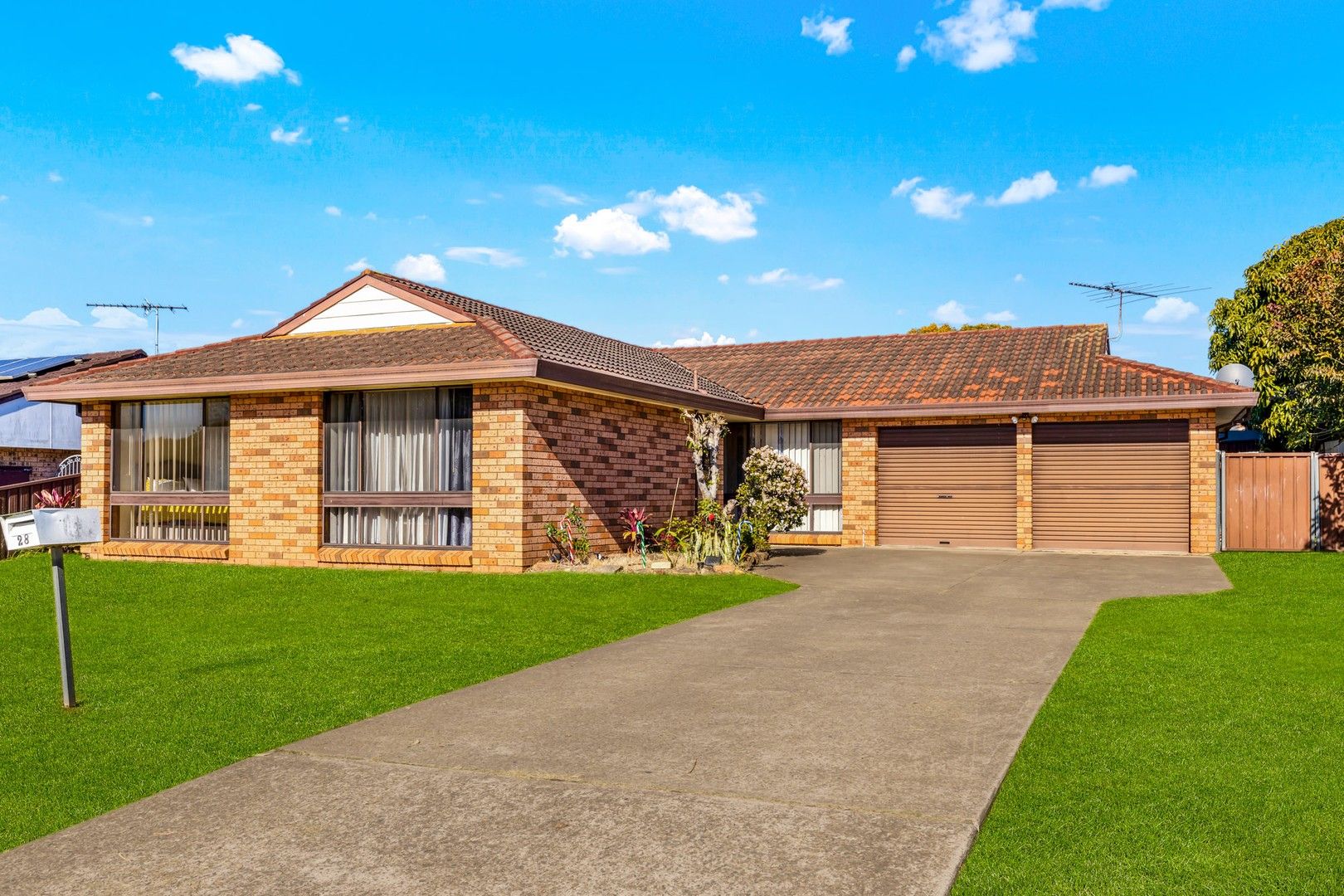 28 Fraser Street, Macquarie Fields NSW 2564, Image 0