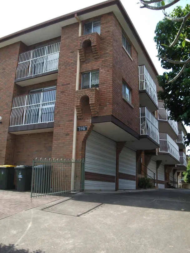 Spacious Two-Bedroom Unit- Prime Windsor Location