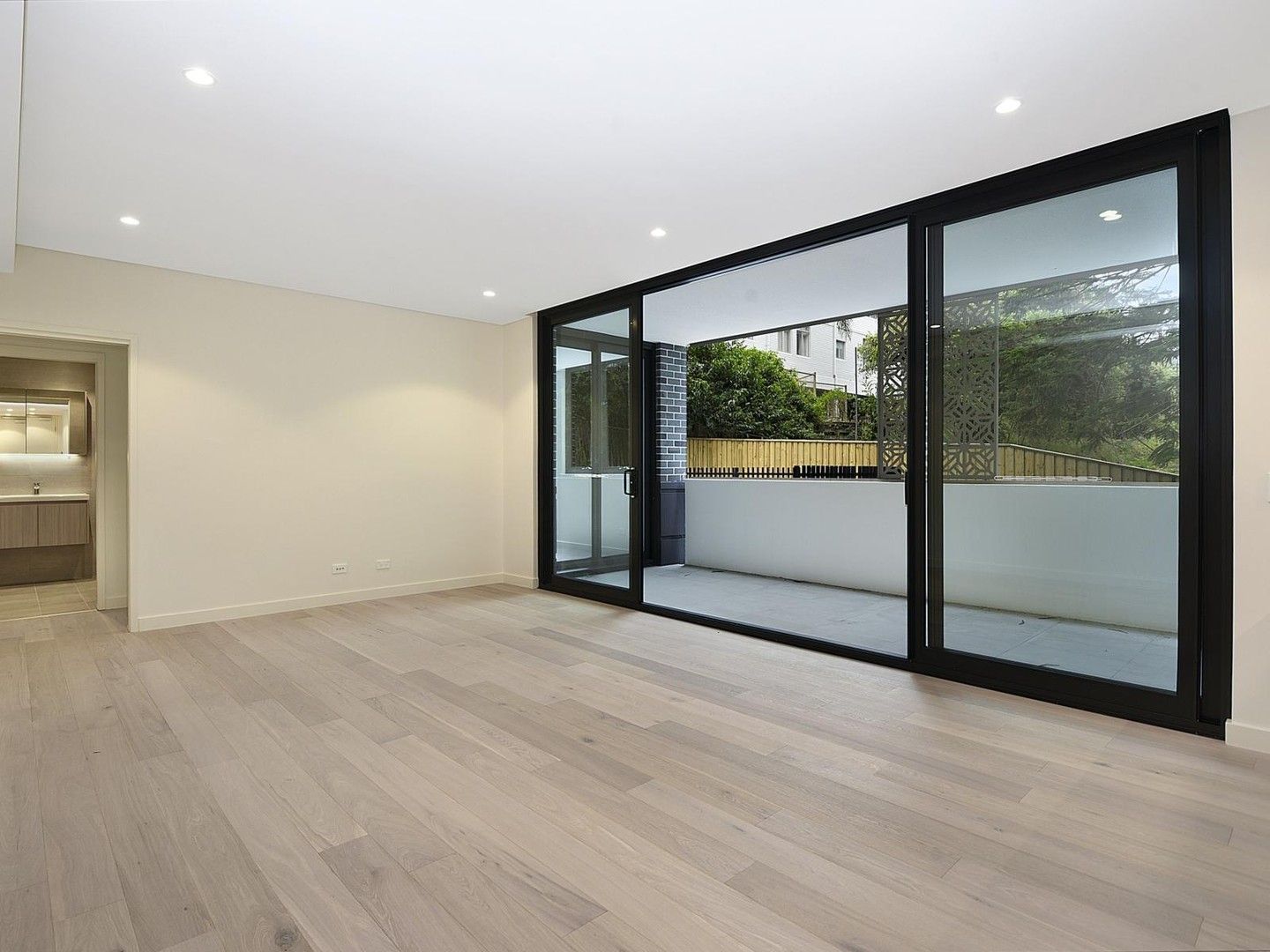 2 bedrooms Apartment / Unit / Flat in A408/2 Livingstone Avenue PYMBLE NSW, 2073