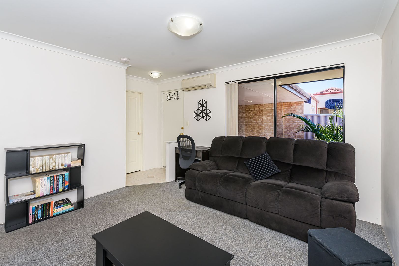 B/16 Eden Street, Innaloo WA 6018, Image 2