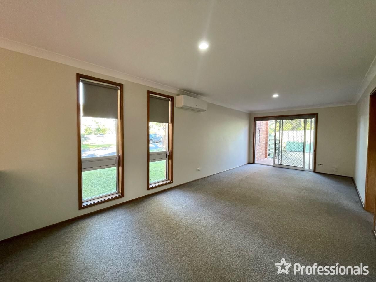 1/3 Hood Close, North Nowra NSW 2541 House For Rent 420 Domain