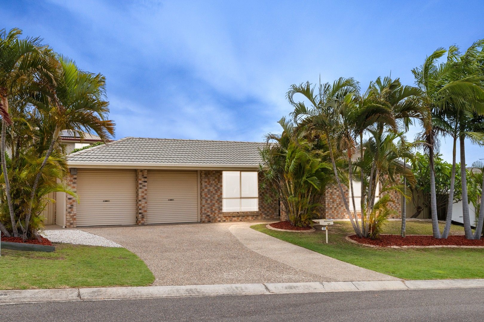 4 bedrooms House in 7 Haylett Rise REGENTS PARK QLD, 4118