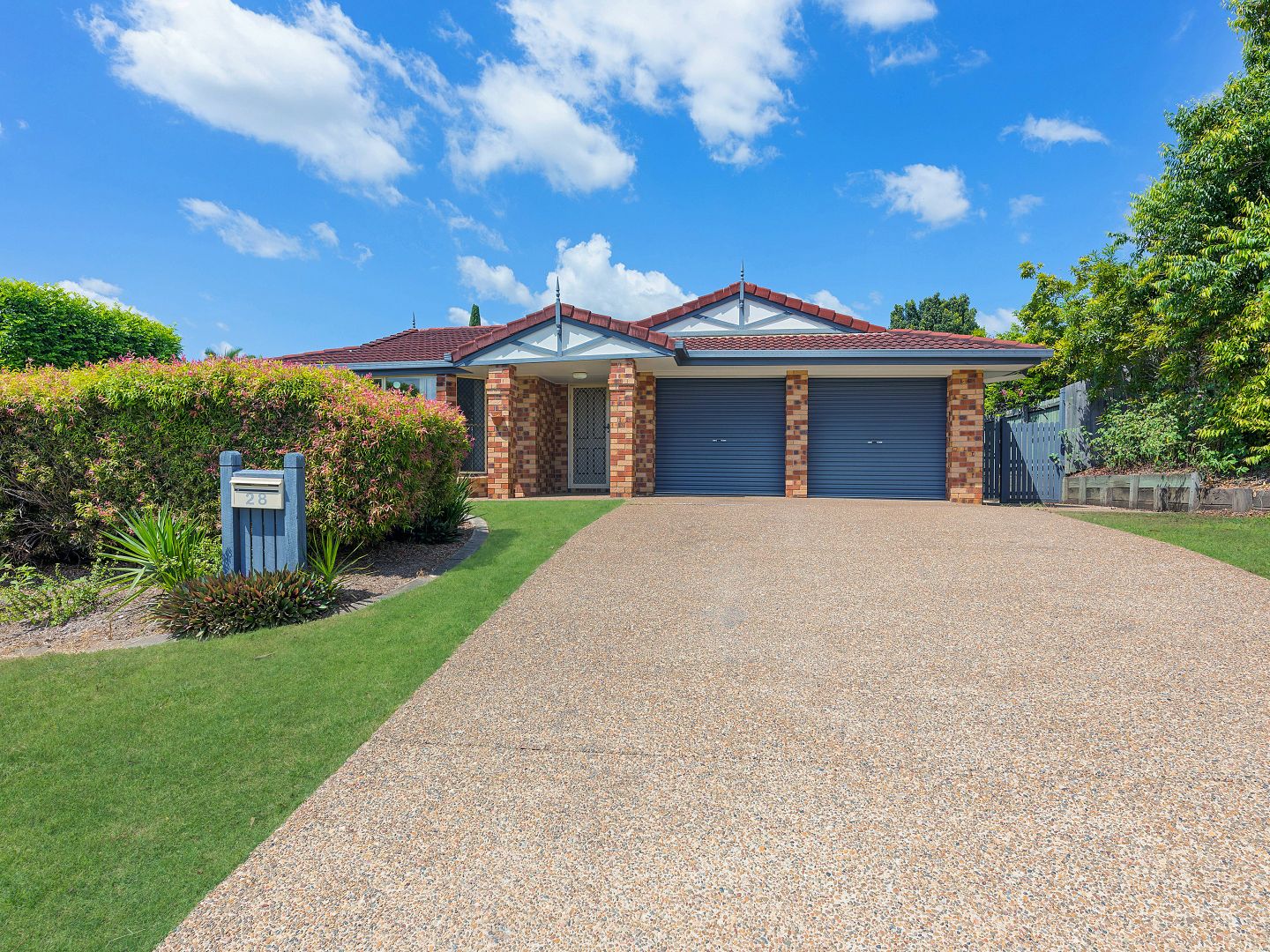 28 Willowtree Drive, Flinders View Property History & Address