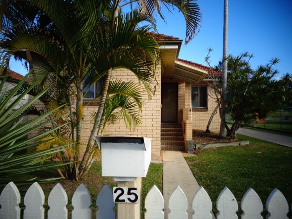 3 bedrooms House in 25 Risley Street CARINA QLD, 4152