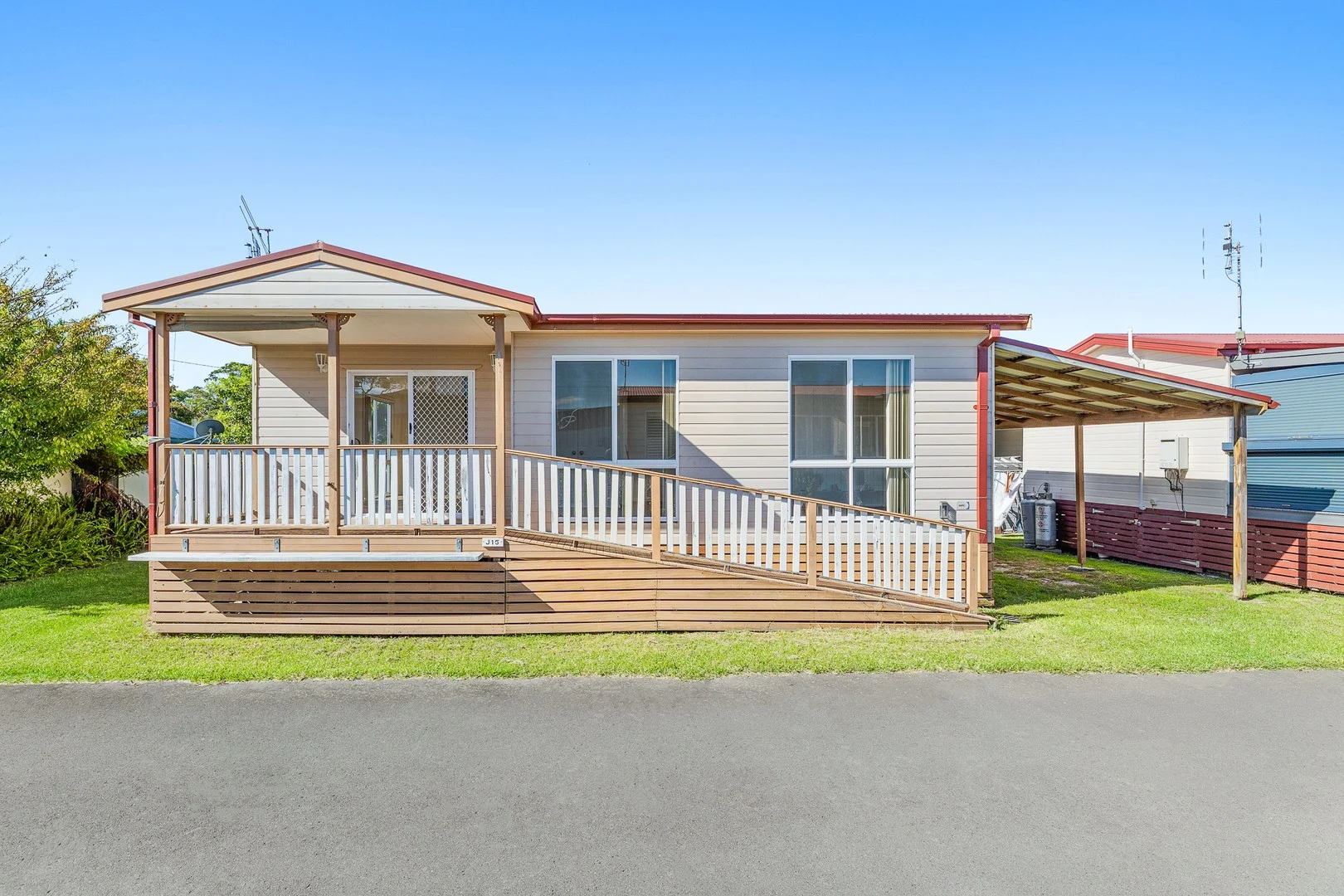 j15/48 Princes Highway, Narooma NSW 2546