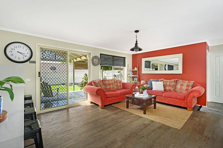 78 Carbasse Crescent, St Helens Park NSW 2560, Image 2
