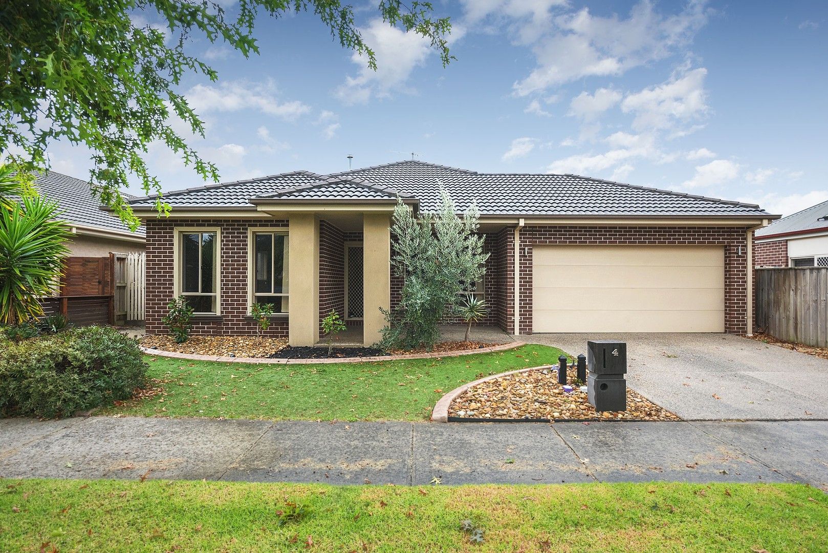 4 bedrooms House in 4 Grassland Crescent OFFICER VIC, 3809