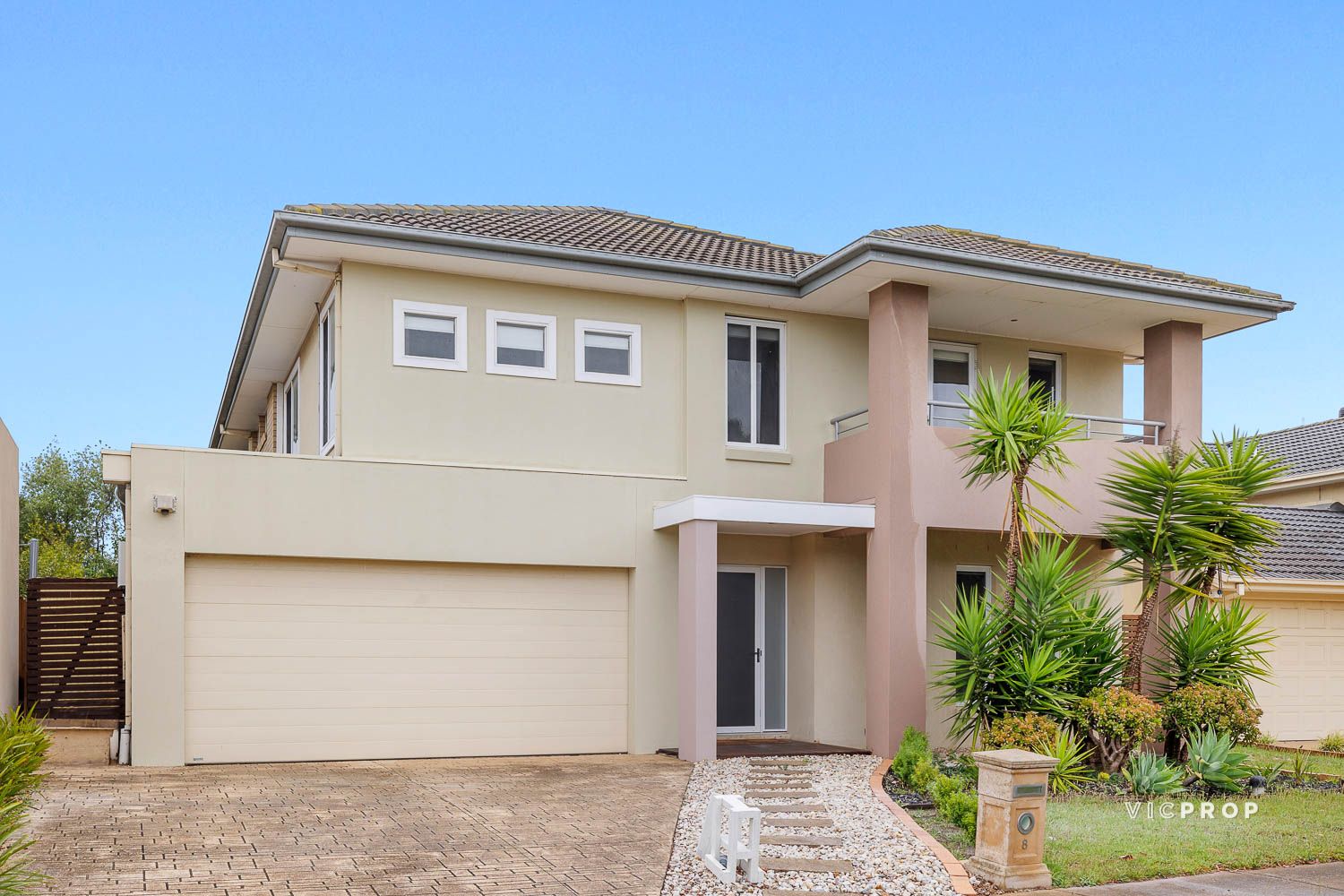 4 bedrooms House in 8 Tiffany Walk POINT COOK VIC, 3030