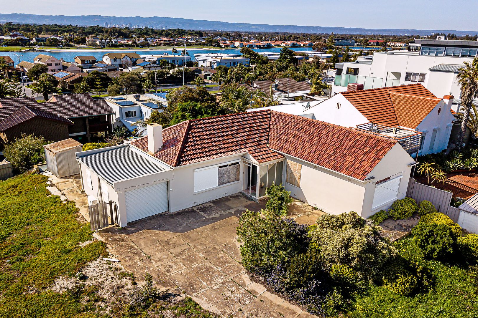 122 Seaview Road, Tennyson SA 5022, Image 2