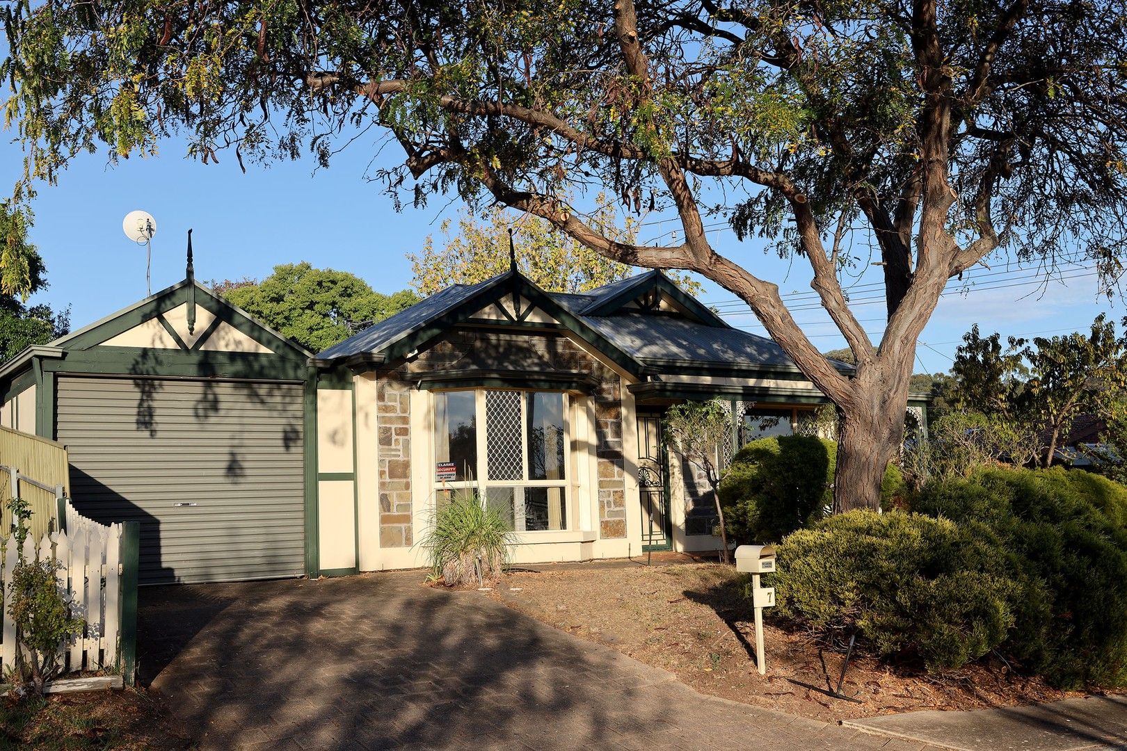 3 bedrooms House in 7 Mulberry Ct MAGILL SA, 5072