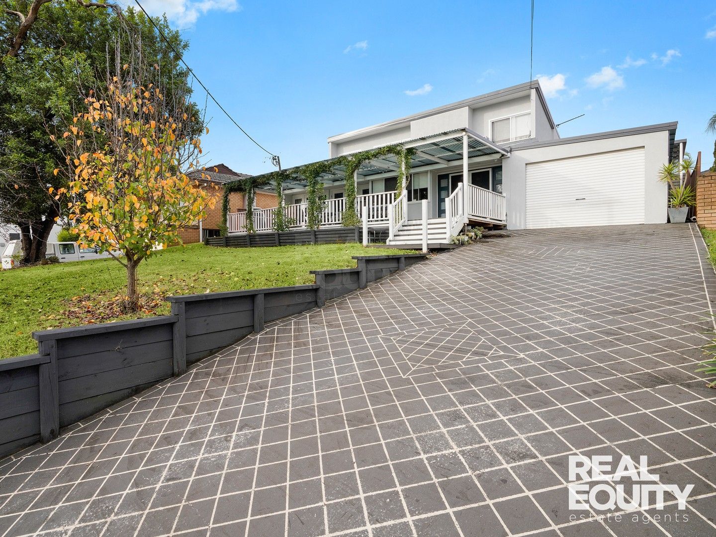 4 bedrooms House in 87 Renton Avenue MOOREBANK NSW, 2170