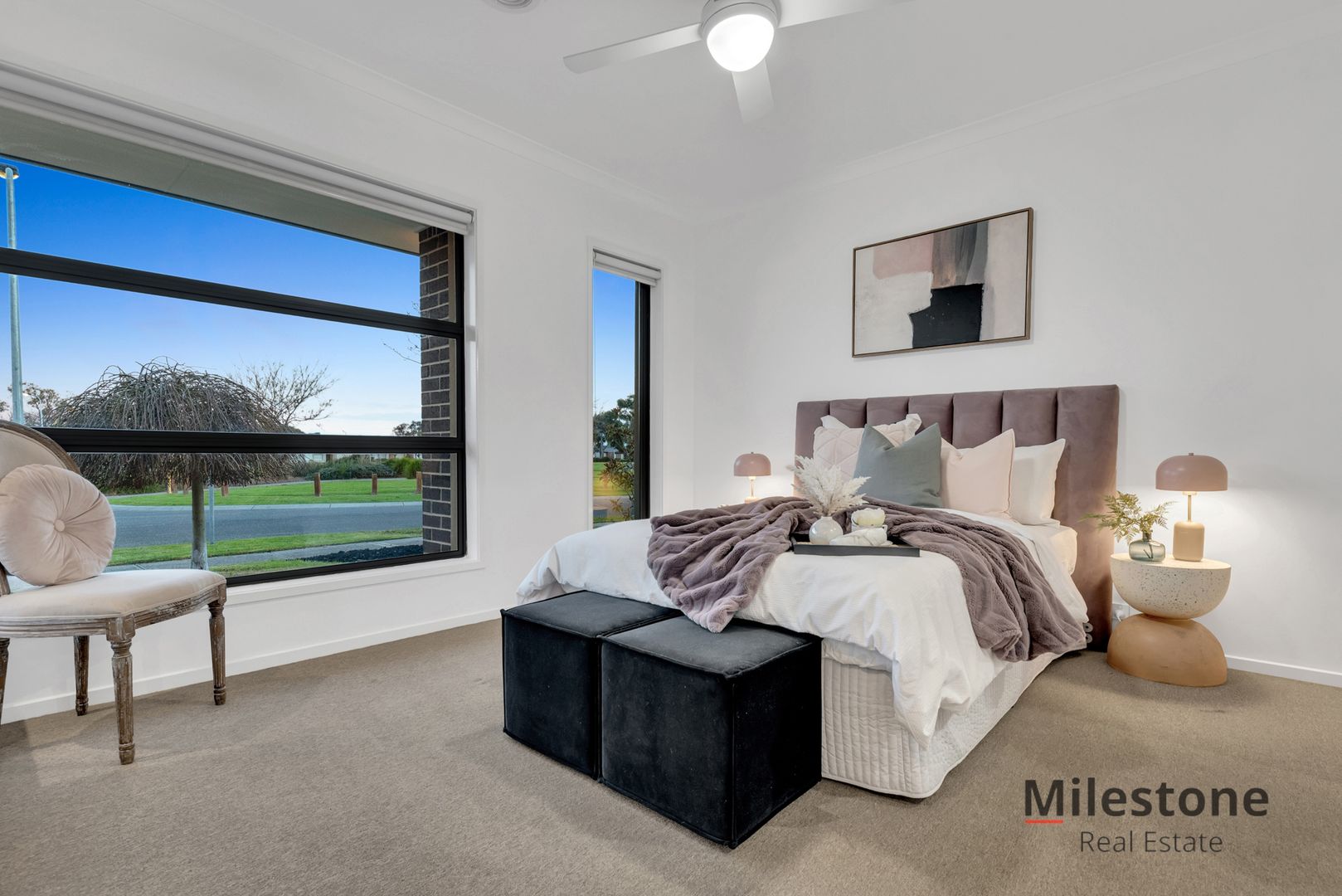 15 Elmsford Crescent, Cranbourne West VIC 3977, Image 2