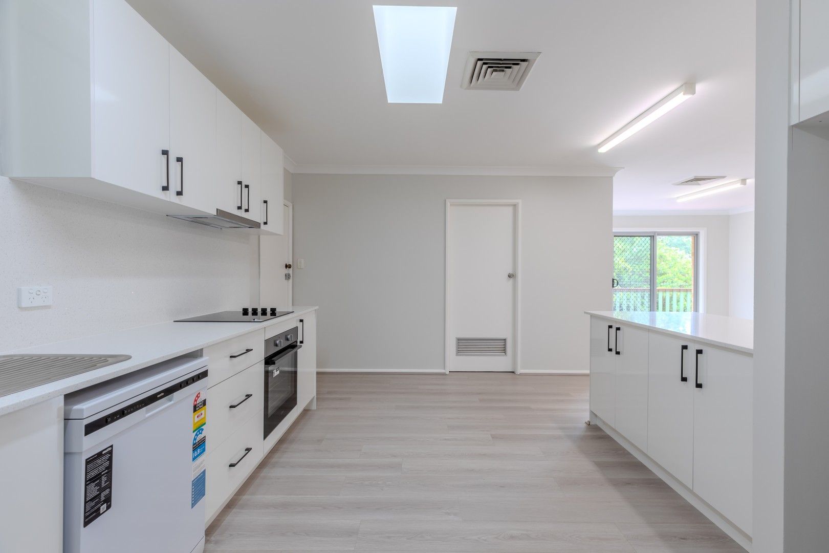 7 bedrooms House in 6 Lewin St SPRINGWOOD NSW, 2777
