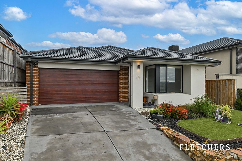 4 bedrooms House in 10 Caddie Crescent CHIRNSIDE PARK VIC, 3116