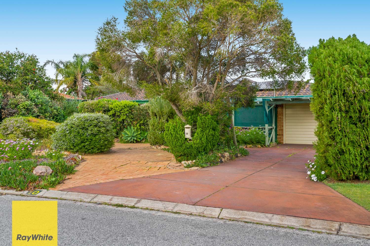 10 Desault Cove, Ballajura WA 6066, Image 0