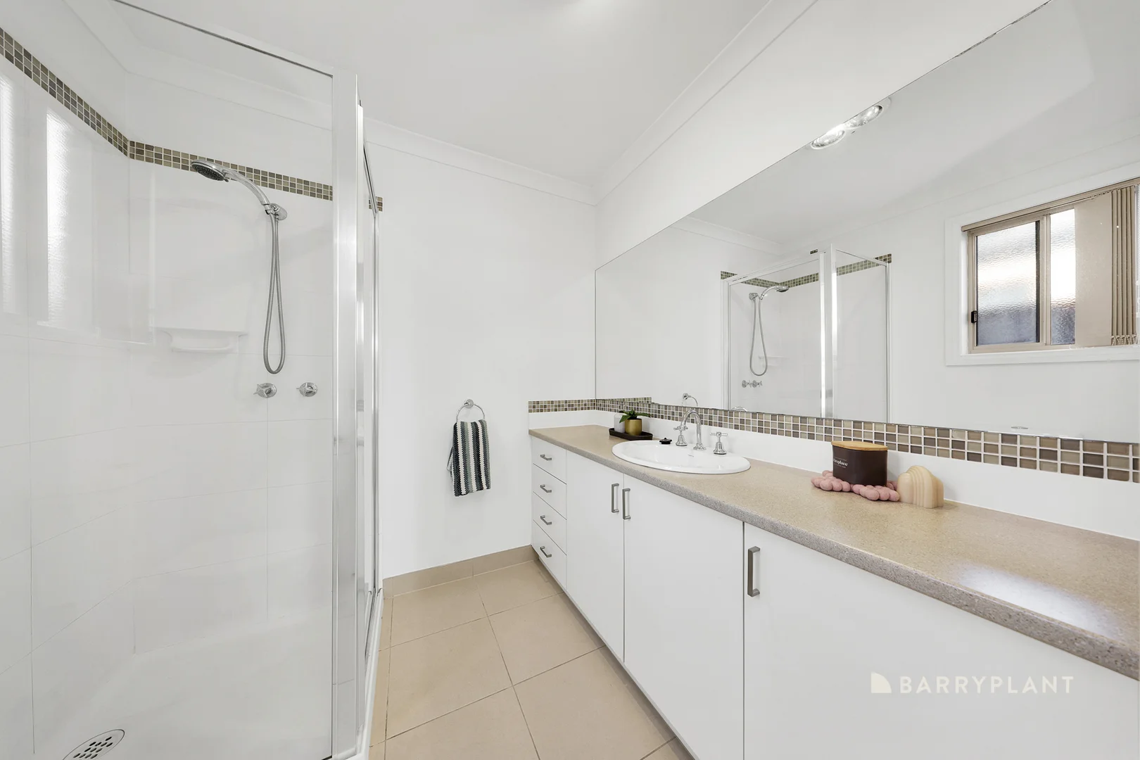 Additional image 11 of 16 Jezwing Avenue, South Morang VIC 3752