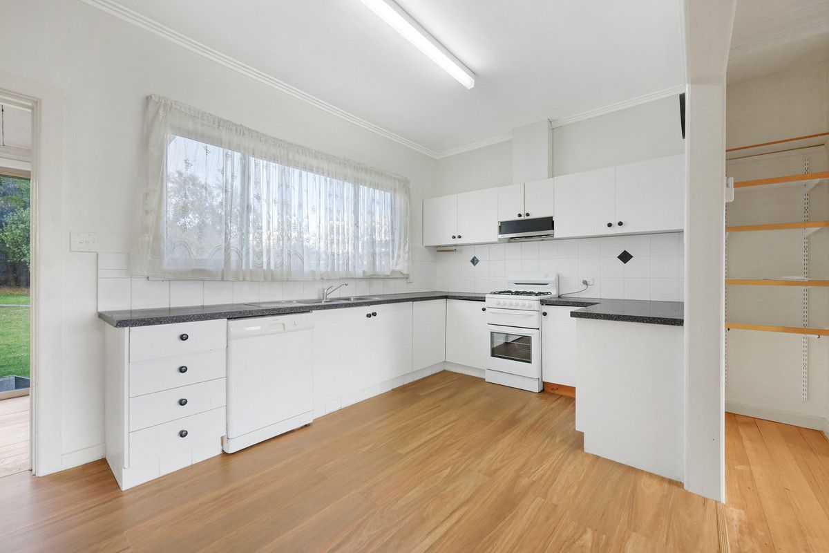 28 The Esplanade, Dennington VIC 3280, Image 2