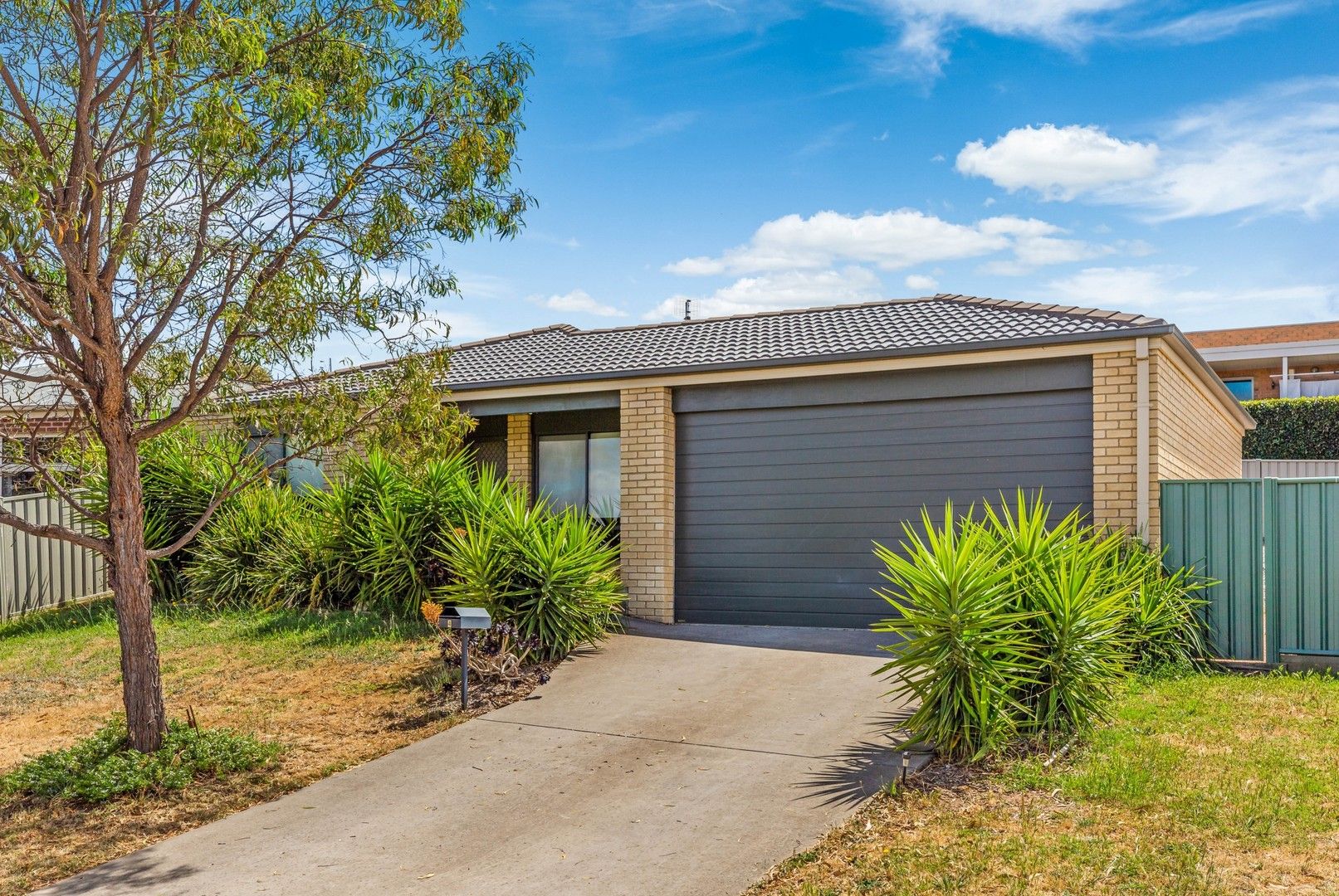 3 bedrooms House in 4 Trickett Court KANGAROO FLAT VIC, 3555