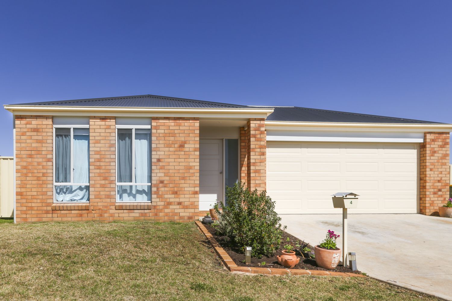 4 Harrison Place, Griffith NSW 2680, Image 0