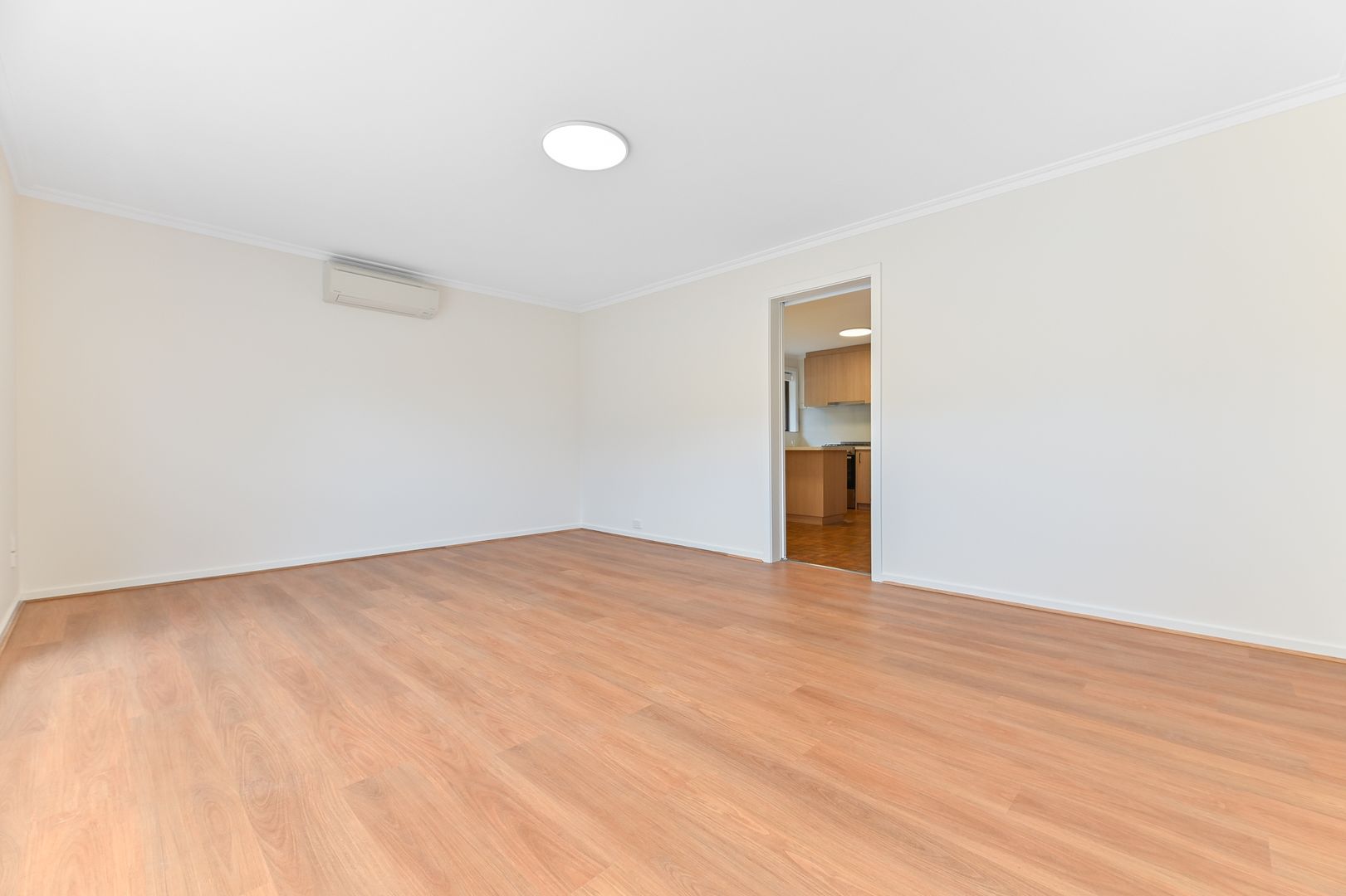 1/2 Shandeau Avenue, Clayton VIC 3168, Image 2