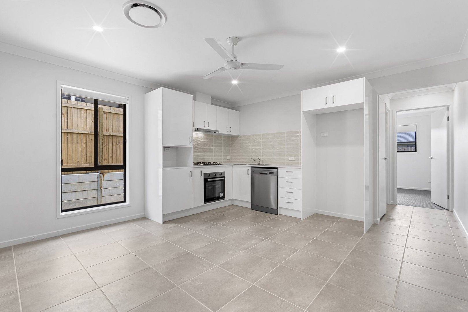 2 bedrooms Duplex in 14b Eileen Court LOGAN RESERVE QLD, 4133