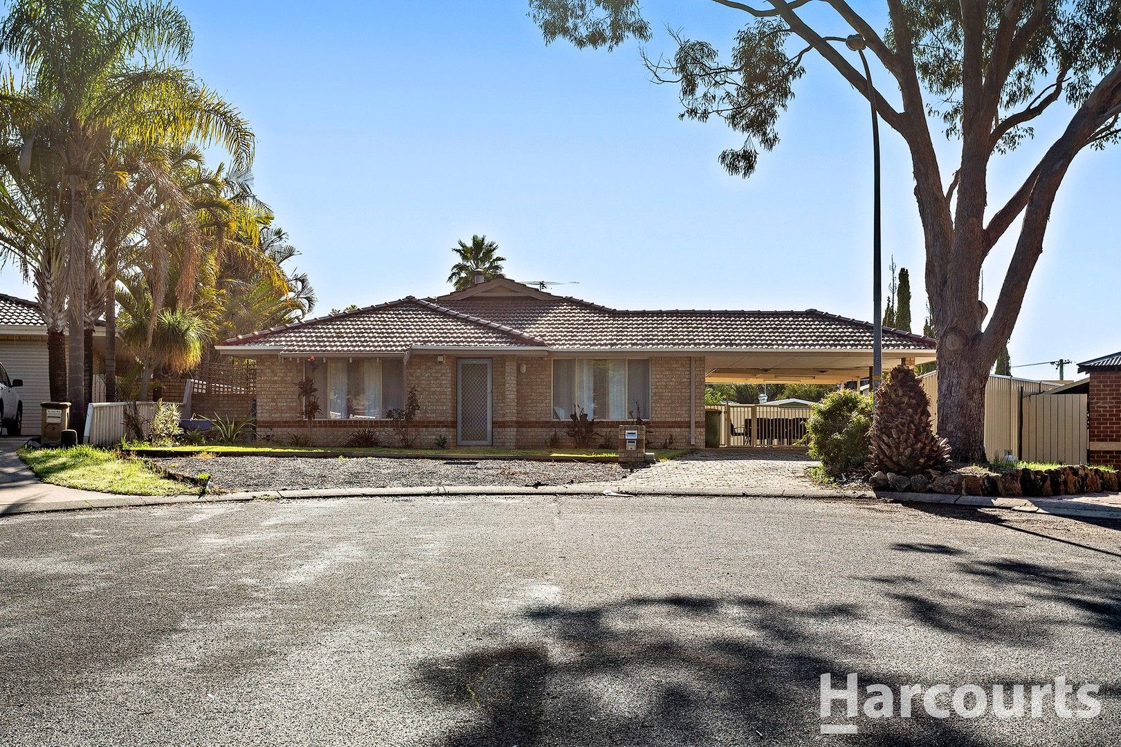 4 bedrooms House in 4 Wagtail Court GREENFIELDS WA, 6210