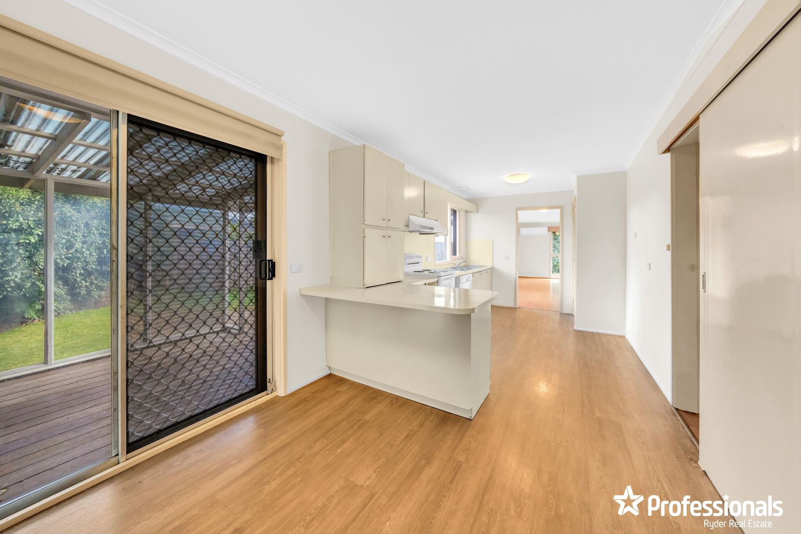 2 Raheen Place, Melton West VIC 3337, Image 2