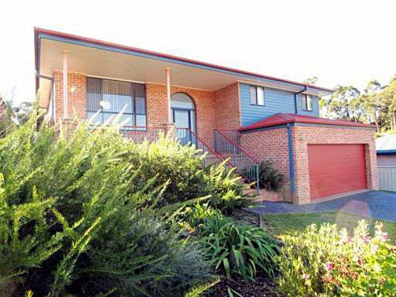 4 bedrooms House in 4 Cassia Place CATALINA NSW, 2536