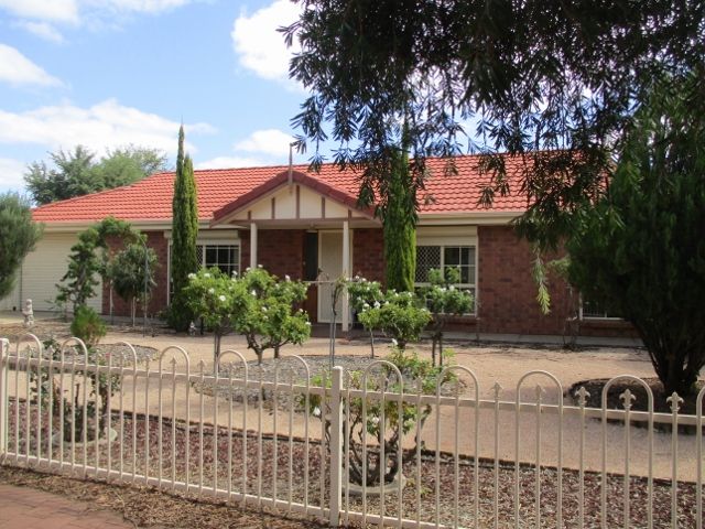 3 bedrooms House in 24 Patey Drive RENMARK SA, 5341